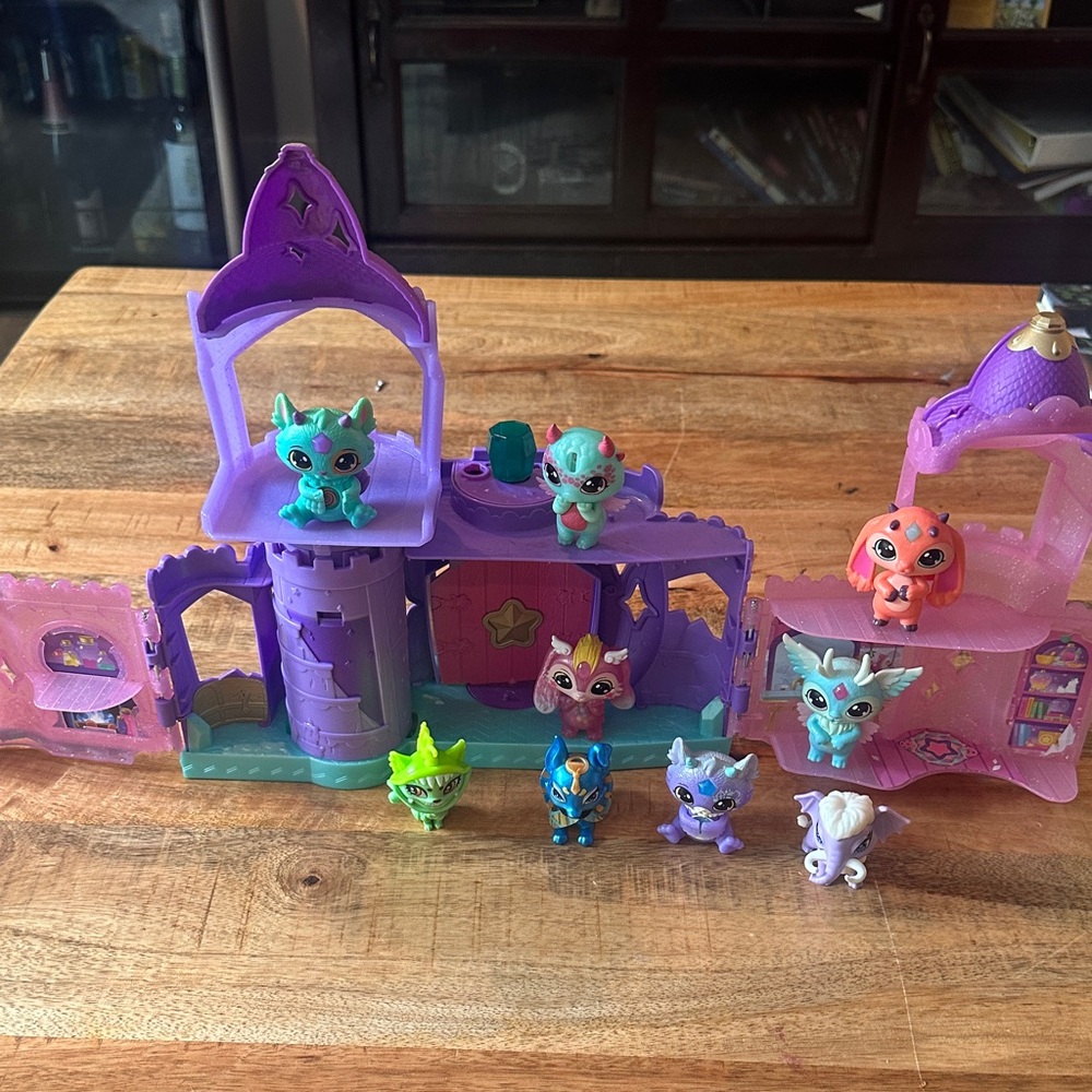 Magic Mixies castle with characters included!